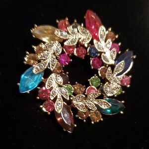 361◼️WREATH BROOCH